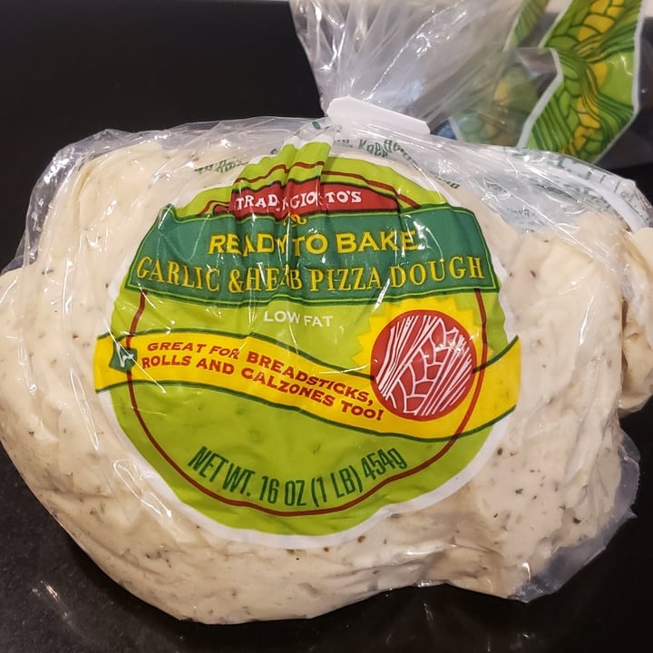 photo of Trader Joe's Garlic & herb pizza dough shared by @ambularfortheanimals on  26 May 2022 - review