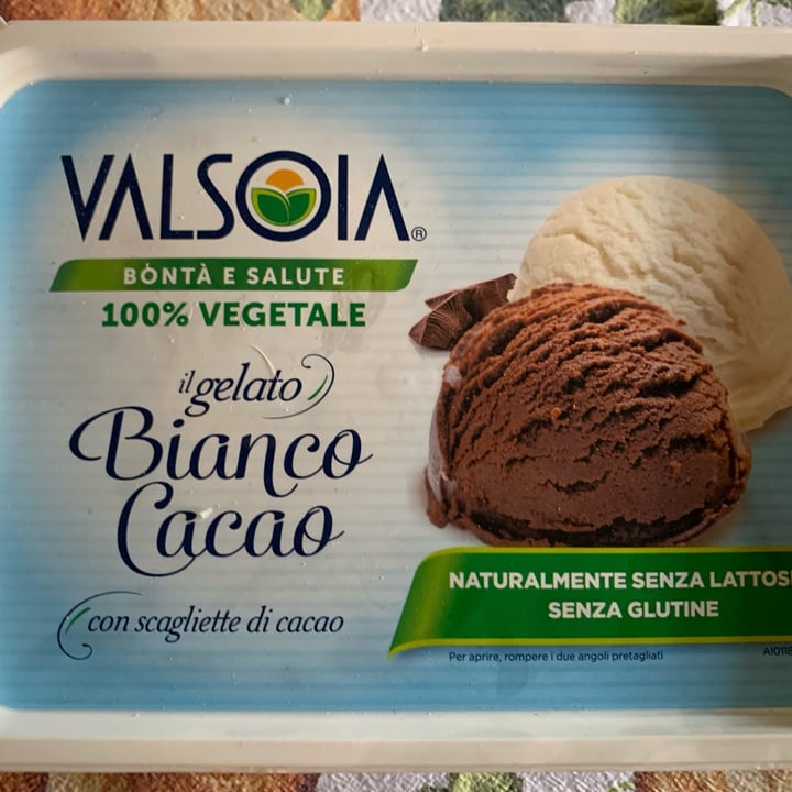 photo of Valsoia Gelato Bianco Cacao shared by @ericasimone on  13 Mar 2022 - review