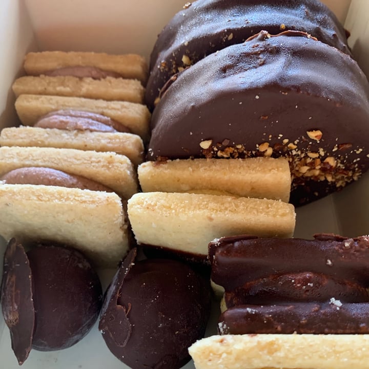 review photo of Very Poppins Alfajor XL shared by @pachuveggie on 01 Jan 2021 - review