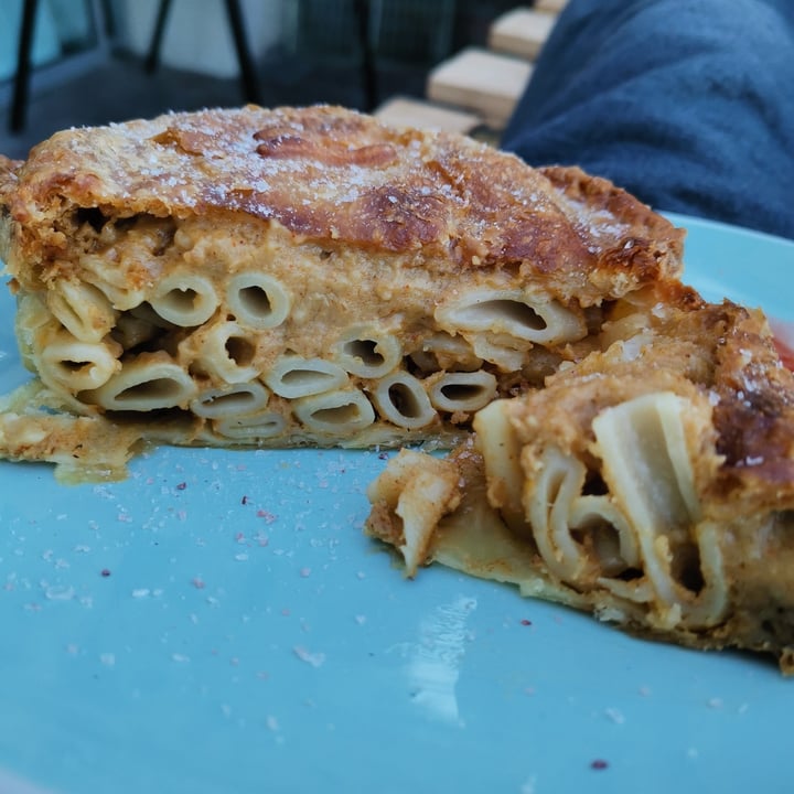 photo of Vegan Street Food ZA Macaroni and Cheese Pie shared by @lunascorner on  05 Jun 2021 - review