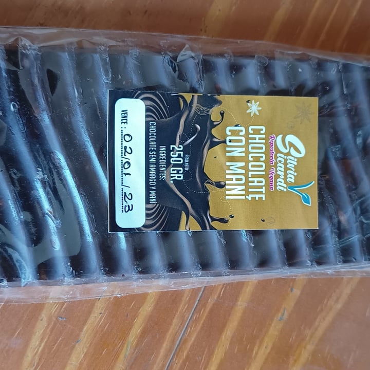 photo of Silvia sicardi Chocolate con maní shared by @veganveganita on  14 Oct 2022 - review