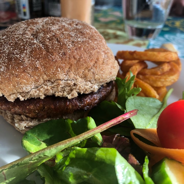 photo of Tesco Plant Chef 2 Meat-free Burgers shared by @southernveganupnorth on  02 Jun 2021 - review