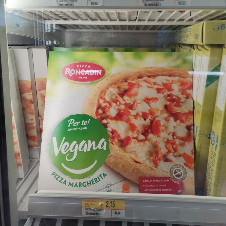 photo of Esselunga Pizza Vegana shared by @irene1999 on  28 May 2022 - review