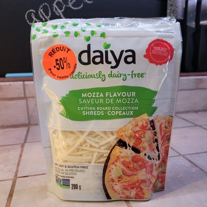 photo of Daiya Mozzarella Style Shreds shared by @luizfuko on  16 Nov 2021 - review