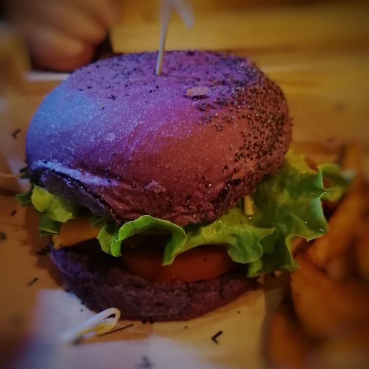 photo of Flower Burger Flower Burger shared by @asiagaleotti on  15 May 2022 - review