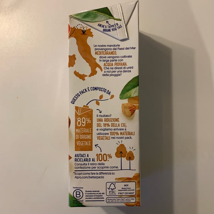 photo of Alpro Bevanda Alla Mandorla shared by @virgola on  02 Nov 2022 - review