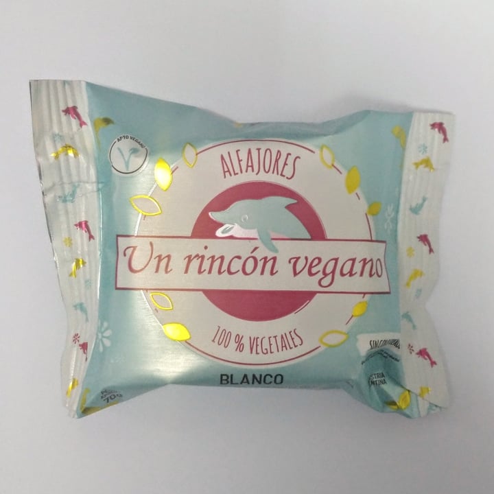 photo of Un Rincón Vegano Alfajor Chocolate Blanco shared by @ma-ga on  24 Nov 2020 - review