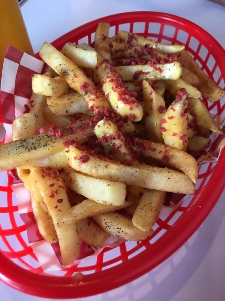 photo of COMET 984 - 50's Diner Loaded French Fries shared by @alevegana on  20 Jan 2020 - review