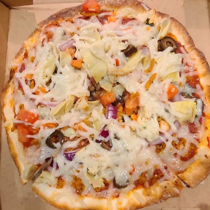 photo of MOD Pizza Vegan pizza shared by @izzyiris on  15 Feb 2022 - review