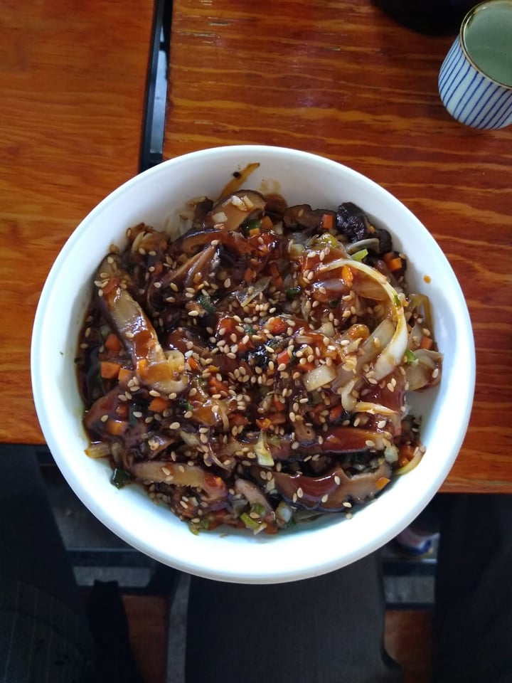 photo of V Ramen Donburi de hongos shared by @israelt on  05 Mar 2020 - review