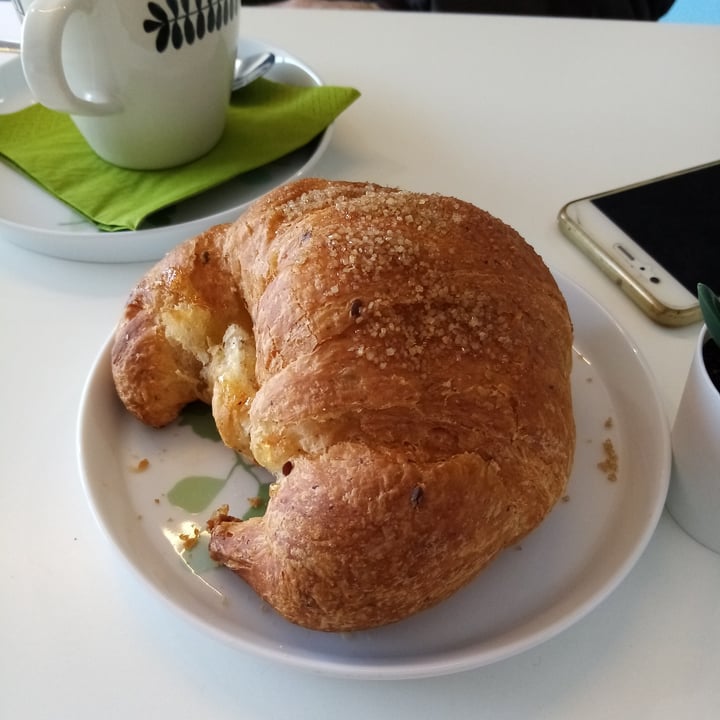 photo of Pasticceria San Marco Brioche con marmellata shared by @robertanatoli on  20 Mar 2022 - review