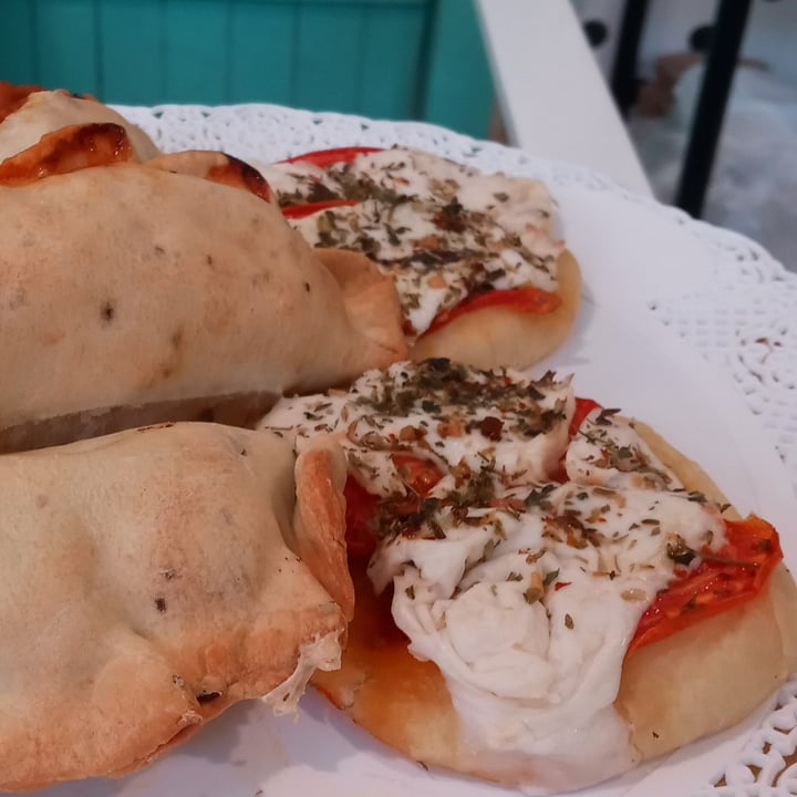 review photo of Almacén De La Plaza Vegan Pizzeta shared by @indomittaraiz on 12 Mar 2021 - review