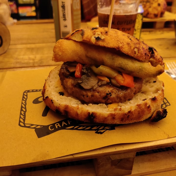 photo of Tortuga Norrington Vegan Burger shared by @flavieddu on  02 Jan 2022 - review