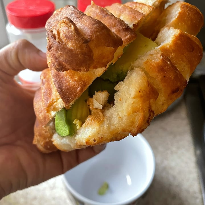 photo of Miga Vegana croissant natural shared by @veganads on  16 May 2022 - review