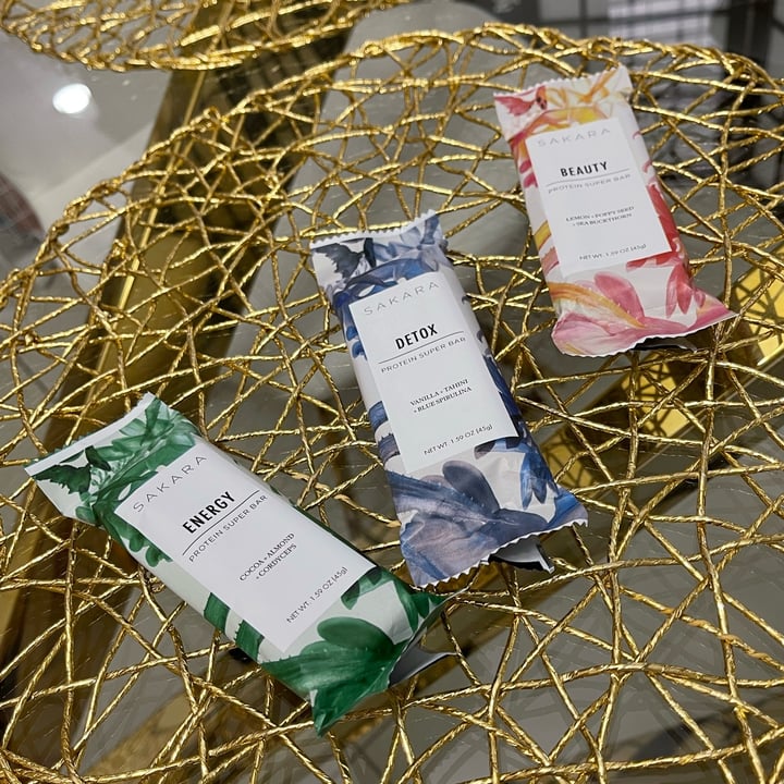 photo of Sakara The Protein Super Bar Collection shared by @oneatomicblonde on  06 Apr 2022 - review