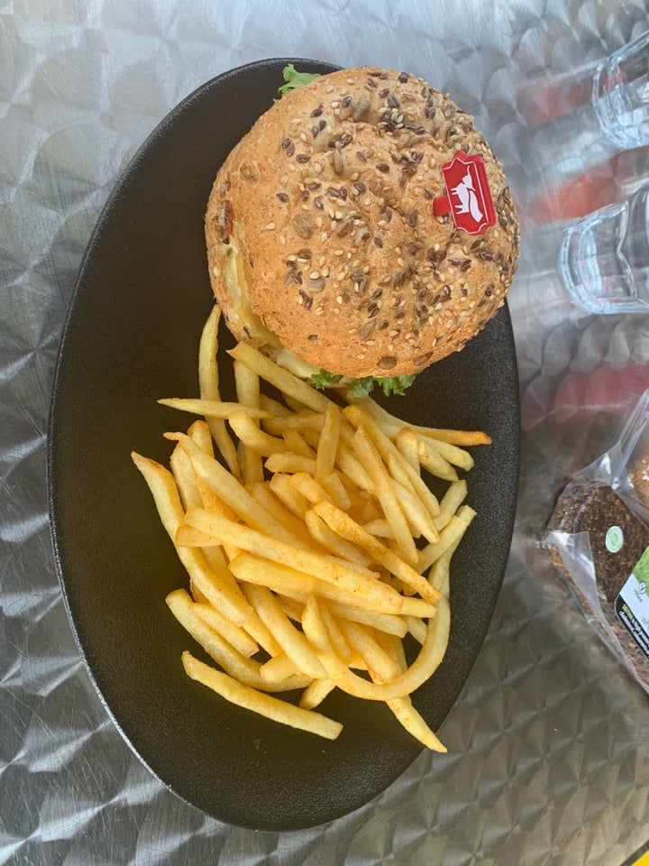 photo of The Fussy Vegan Beyond Burger shared by @zillythekid on  15 Sep 2019 - review