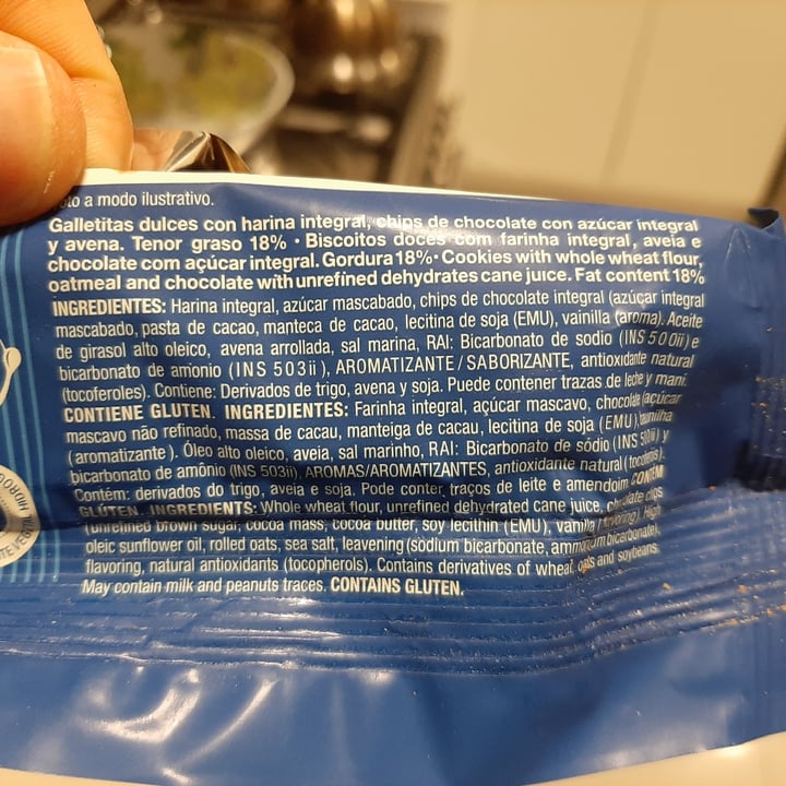review photo of Cachafaz Galletas Integral De Avena Con Chips De Chocolate shared by @theoriginalraccoon on 19 Nov 2021 - review