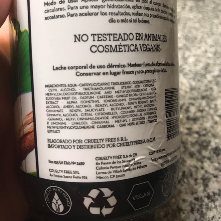 review photo of Veganis LECHE ULTRA REAFIRMANTE PARA LA PIEL con Ginkgo Biloba, Centella Asiática, Cafeína y extracto Orgánico de Oliva shared by @carinagomez99 on 05 Sep 2020 - review