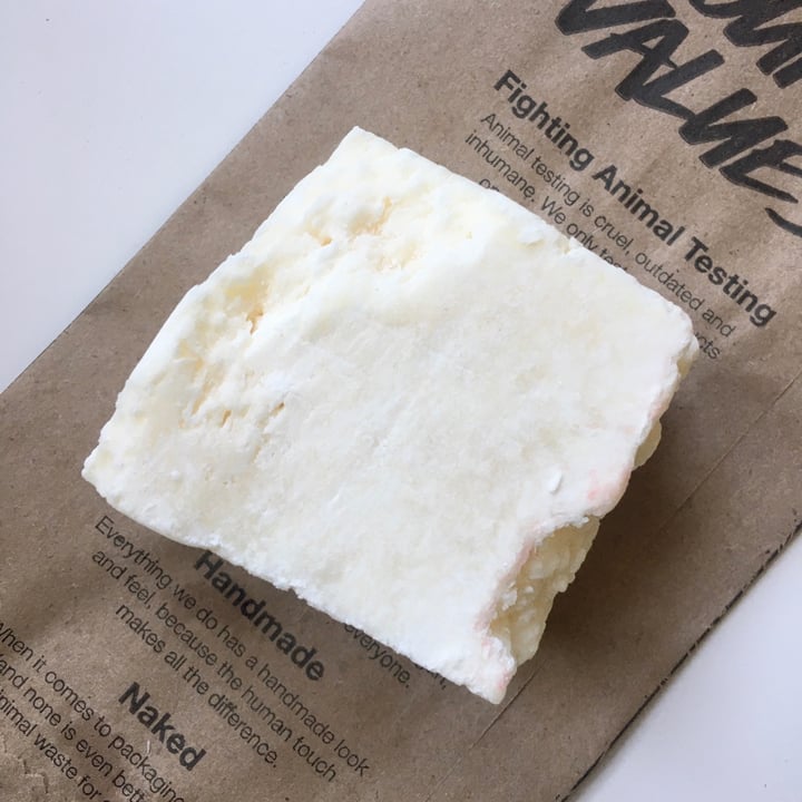 review photo of LUSH Fresh Handmade Cosmetics Trichomania Shampoo shared by @ega108 on 19 Jul 2020 - review
