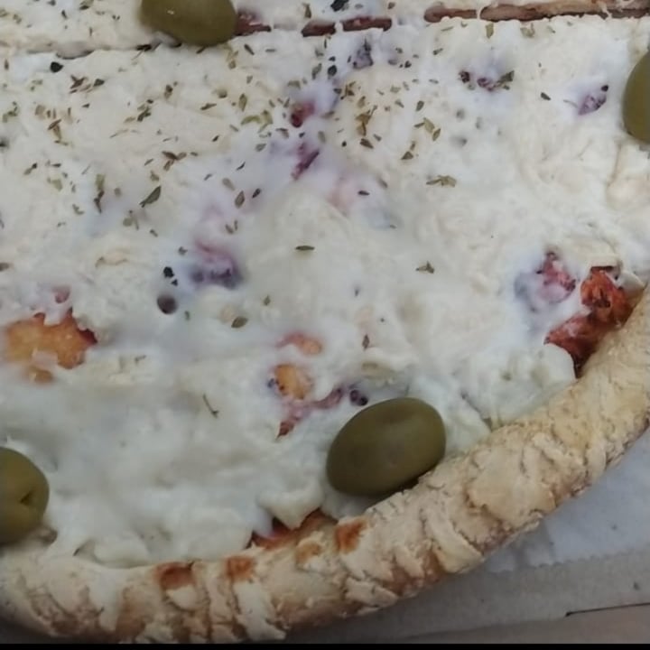 photo of Olivia Pizzas & Empanadas - La Plata Pizza vegana shared by @camilozada on  07 Jan 2021 - review