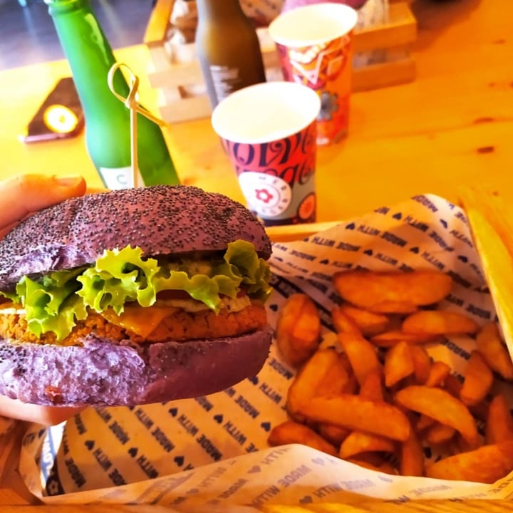 photo of Flower Burger Cheesy Cecio shared by @veganzappa on  09 Nov 2020 - review