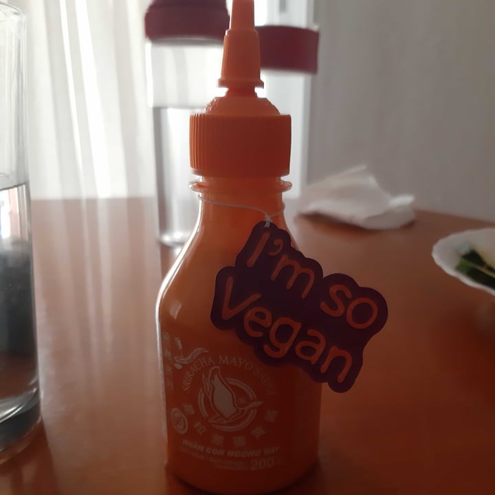 photo of Nhan con ngong bay Sriracha mayo sauce shared by @maniafic on  15 Mar 2022 - review