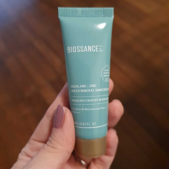 photo of Biossance Squalane + Zinc Sheer Mineral Sunscreen shared by @nananicolau on  04 May 2022 - review