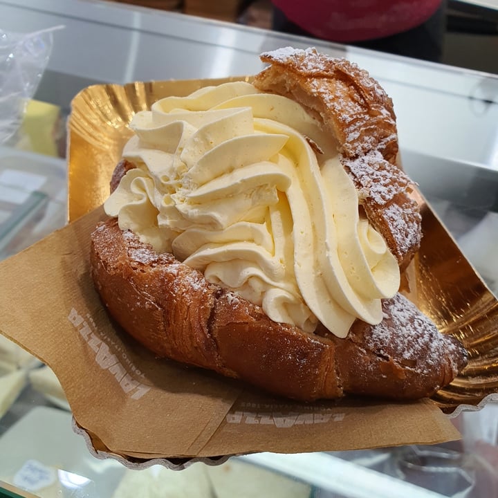 review photo of Vegustibus Cornetto alla Crema shared by @ofrack on 02 Apr 2022 - review