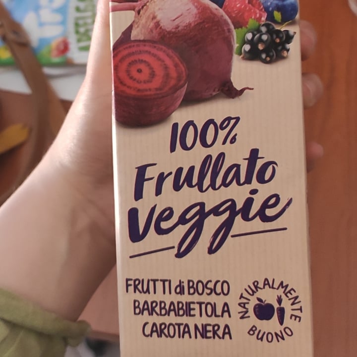 photo of Valfrutta 100% Frullato Veggie Frutti di Bosco Barbabietola Carota Nera shared by @sereseriveg on  01 Jun 2022 - review
