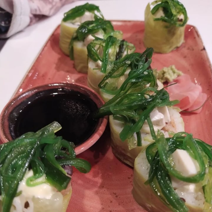 photo of UDON Vegan Green Roll shared by @angelesrocaz on  07 Dec 2022 - review