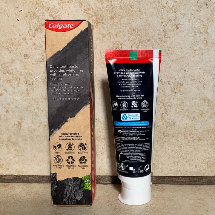 review photo of Colgate Charcoal Whitening Toothpaste shared by @kyrapape on 16 Aug 2021 - review