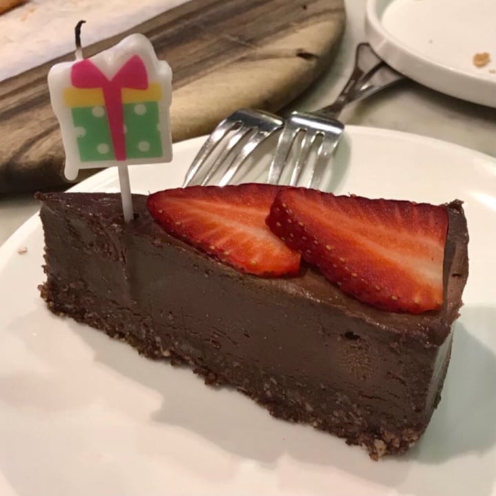 photo of The Living Cafe Vegan Raw chocolate “cheesecake” shared by @shambuuu on  04 Nov 2020 - review