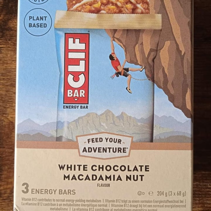 photo of Clif Bar White Chocolate Macadamia Nut Flavor Bars shared by @lalocadelosgatos8 on  14 Jun 2022 - review