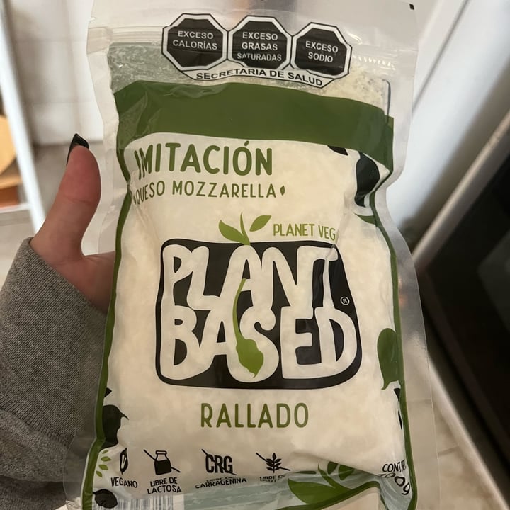 photo of Planet Vegan Plant Based Imitación Queso Mozzarella Block shared by @fridamoca on  28 Jan 2022 - review