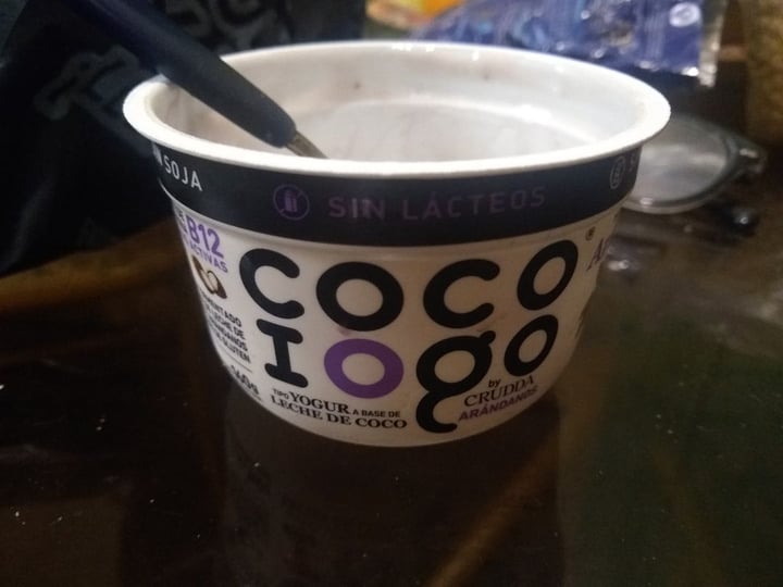 photo of Crudda Yogur a Base de Coco sabor Arándanos shared by @camiszesko on  10 Jun 2020 - review