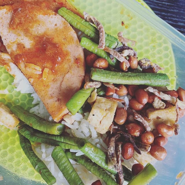 Foto do prato “Nasi Lemak”