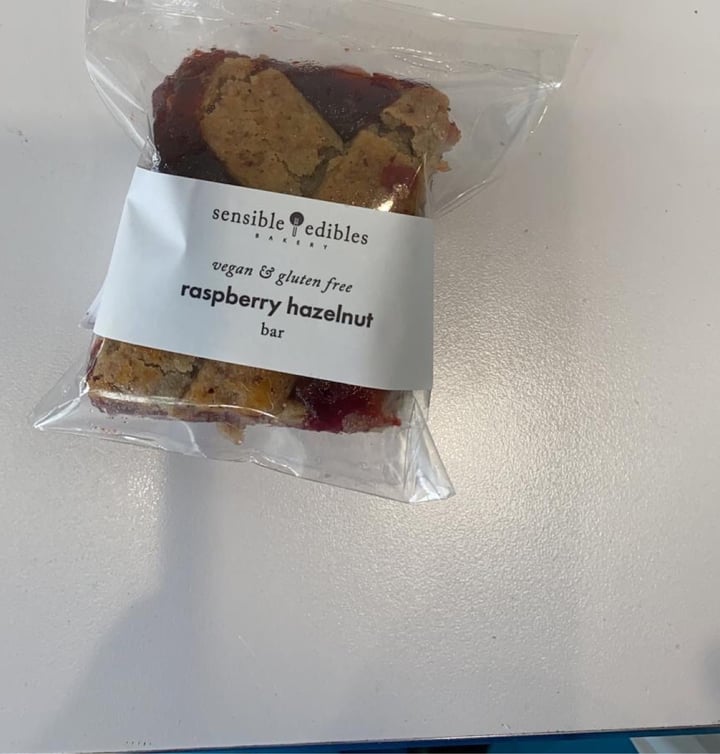 photo of Sensible Edibles Raspberry hazelnut bar shared by @ivanjimenes on  07 Jul 2020 - review