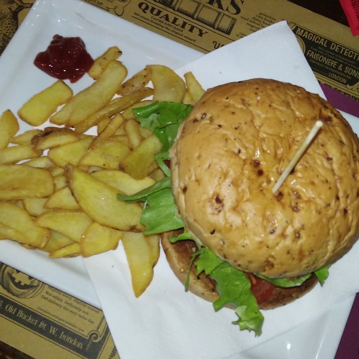 photo of Binario Magic Pub Hamburger Di Asticello shared by @chiara22 on  28 Nov 2021 - review