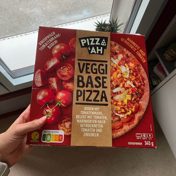 photo of PIZZ‘AH Veggi base pizza shared by @xanaramos on  27 Aug 2022 - review