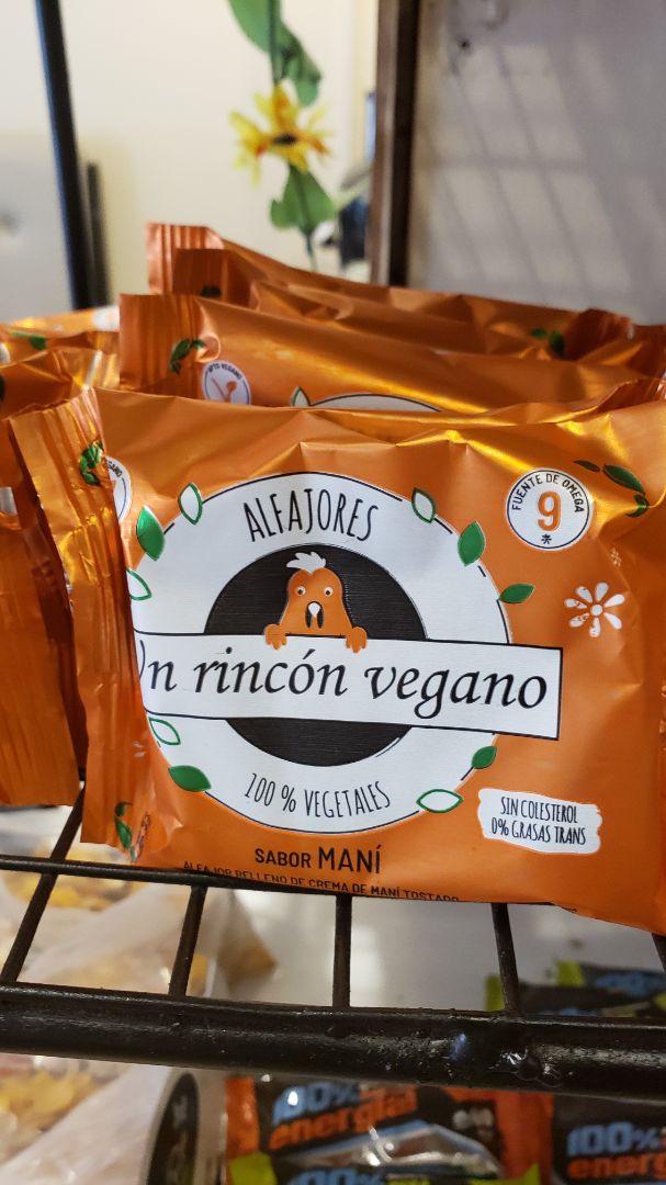 photo of Un Rincón Vegano Alfajor de Maní shared by @marianoguti on  14 Feb 2020 - review