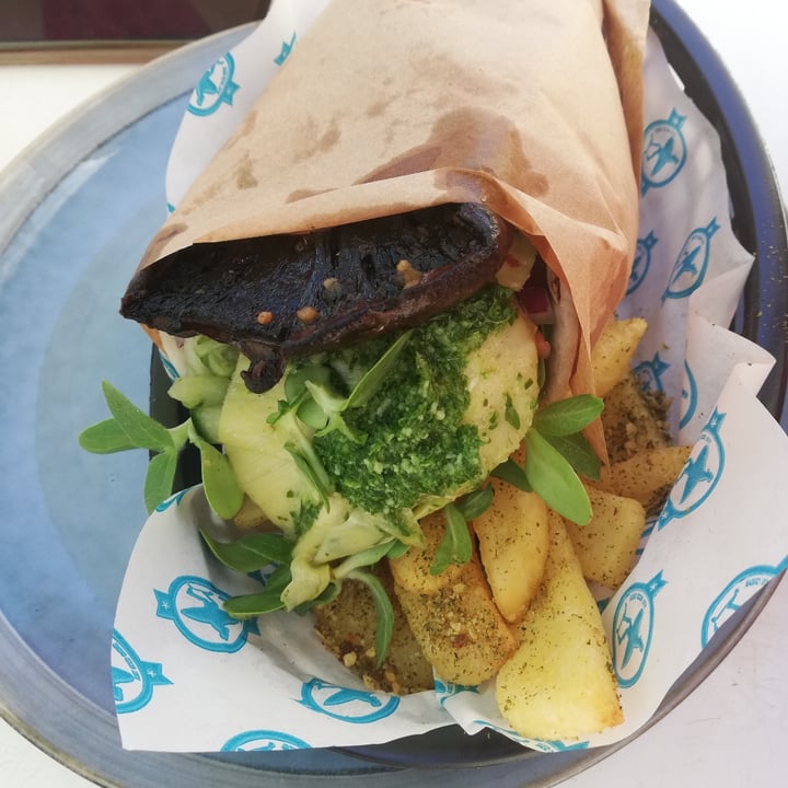 review photo of Surf Riders Cafe Vegan Gyros shared by @stelana on 30 Jan 2022 - review