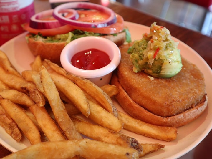 photo of Veggie Grill Santa Fe Crispy Chickin’ Sandwich shared by @kaylabear on  05 Sep 2019 - review
