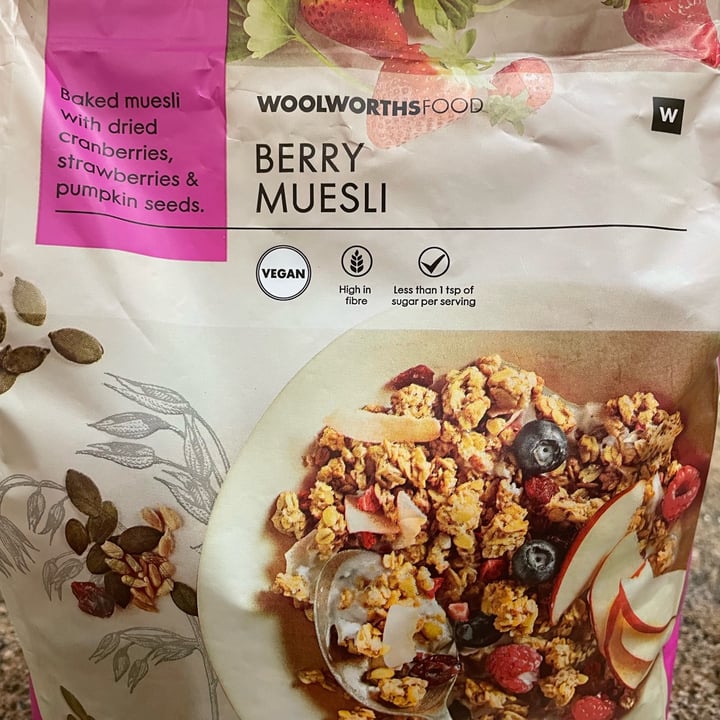 photo of Woolworths Food Berry Muesli shared by @zannecreativechicks on  16 May 2022 - review