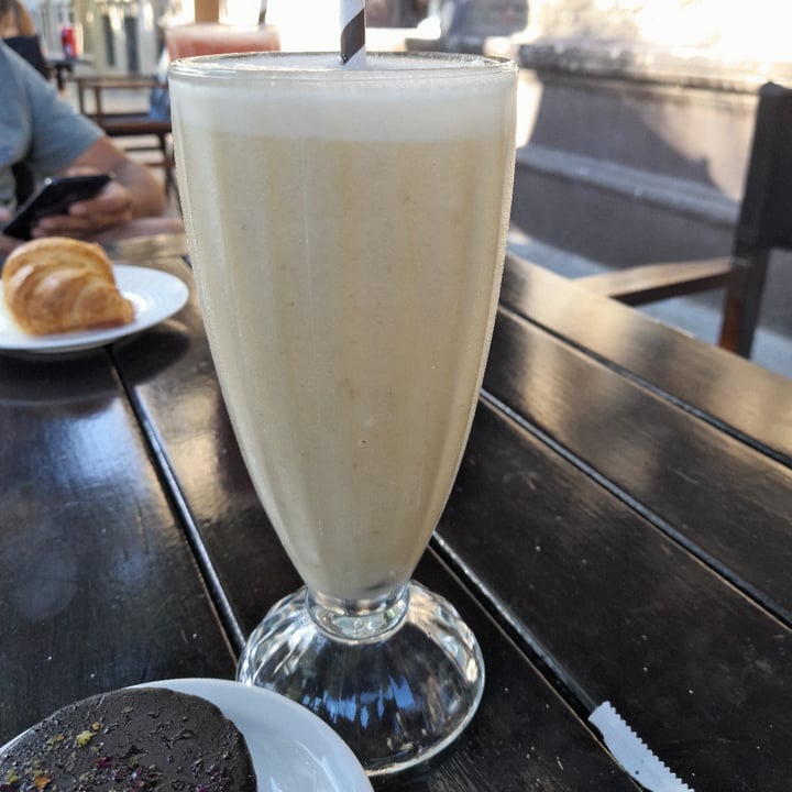 photo of Padre Coffee Roasters & Beer Licuado de banana shared by @rochisalg on  11 May 2022 - review