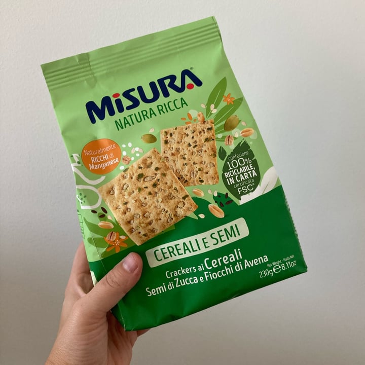 photo of Misura Crackers ai Cereali, Semi di Zucca e Fiocchi di Avena - Natura Ricca shared by @sottolapellepodcast on  13 Oct 2021 - review