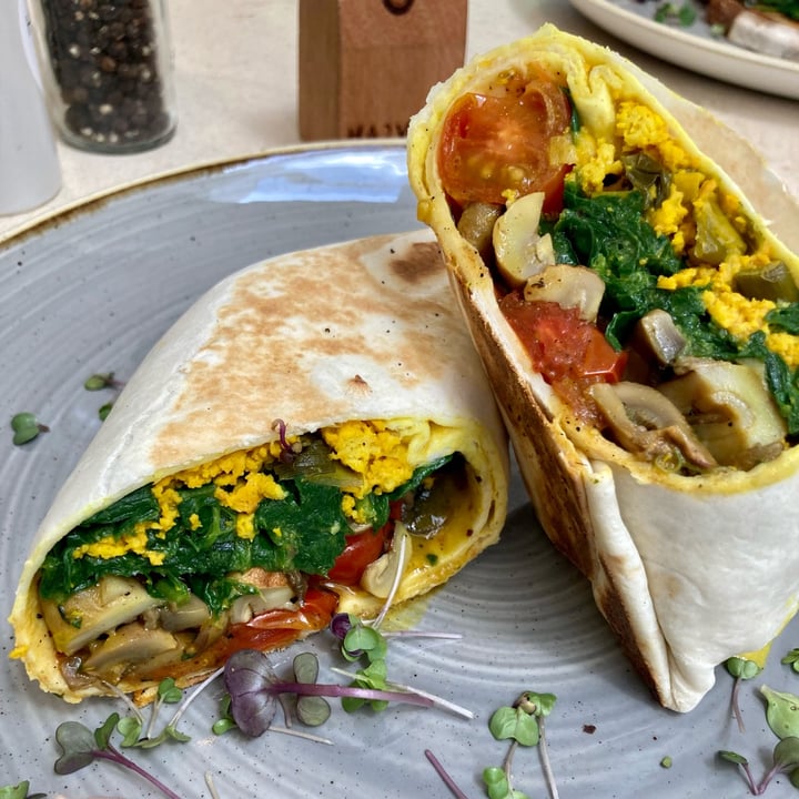 photo of Harvest Cafe Breakfast Wrap shared by @ctveganreviews on  25 Oct 2021 - review