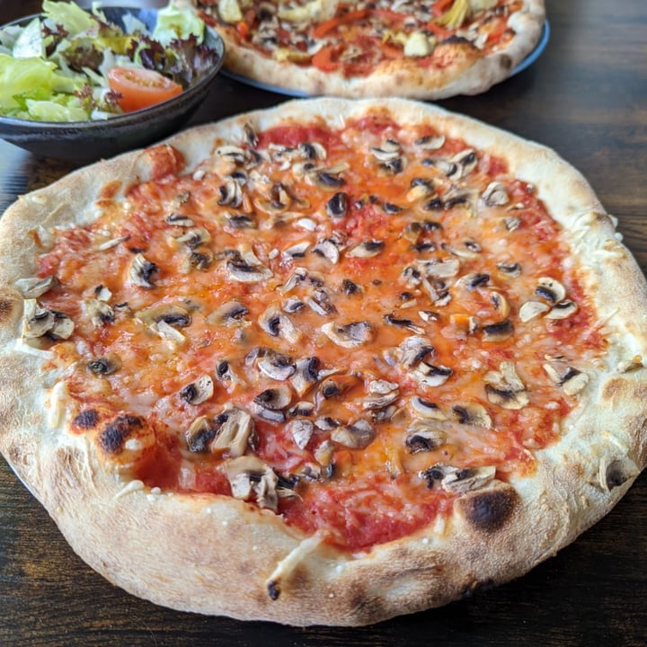 photo of Pizzawerkstatt Zwingenberg Pizza Creator shared by @vegangierschlund on  16 Jun 2022 - review