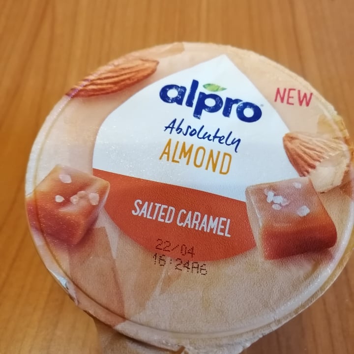 photo of Alpro Absolutely almond shared by @cinziafrigerio on  02 Apr 2022 - review