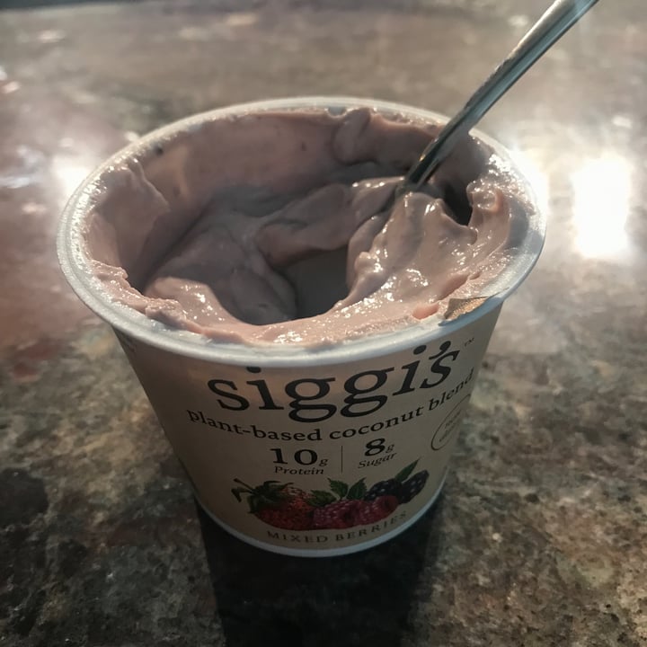 photo of siggi’s Mixed Berries plant-based yogurt shared by @michael93l on  16 Sep 2021 - review