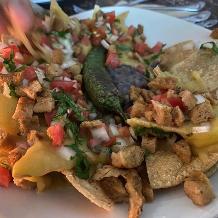 photo of Edén Nachos TexMex shared by @dopefriend on  04 Dec 2020 - review